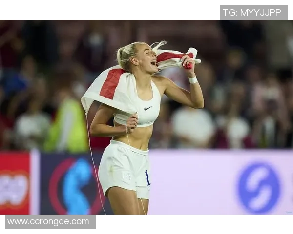 脱衣庆祝的足球明星们：从激情到争议的瞬间背后